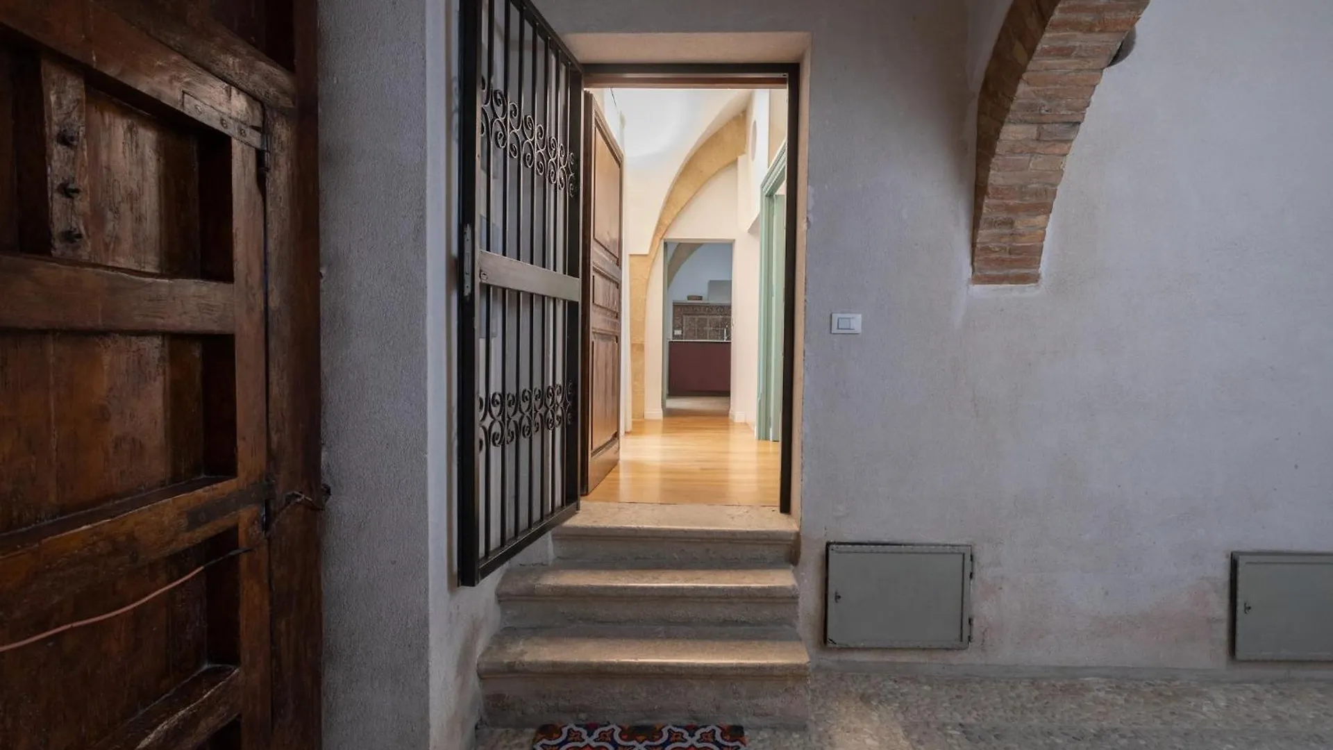 Ancient Arches - Charming House In Marsala Apartment
